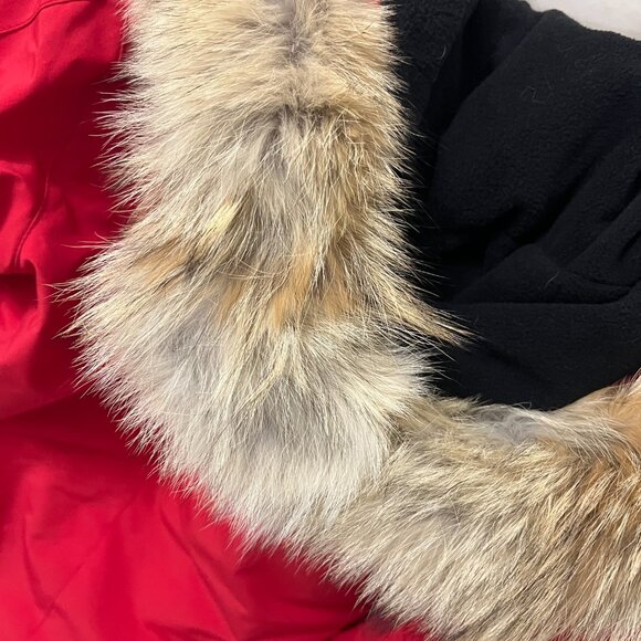 Canada Goose Victoria Parka - Womens Medium Red -  FREE SHIPPING - Picture 8 of 10